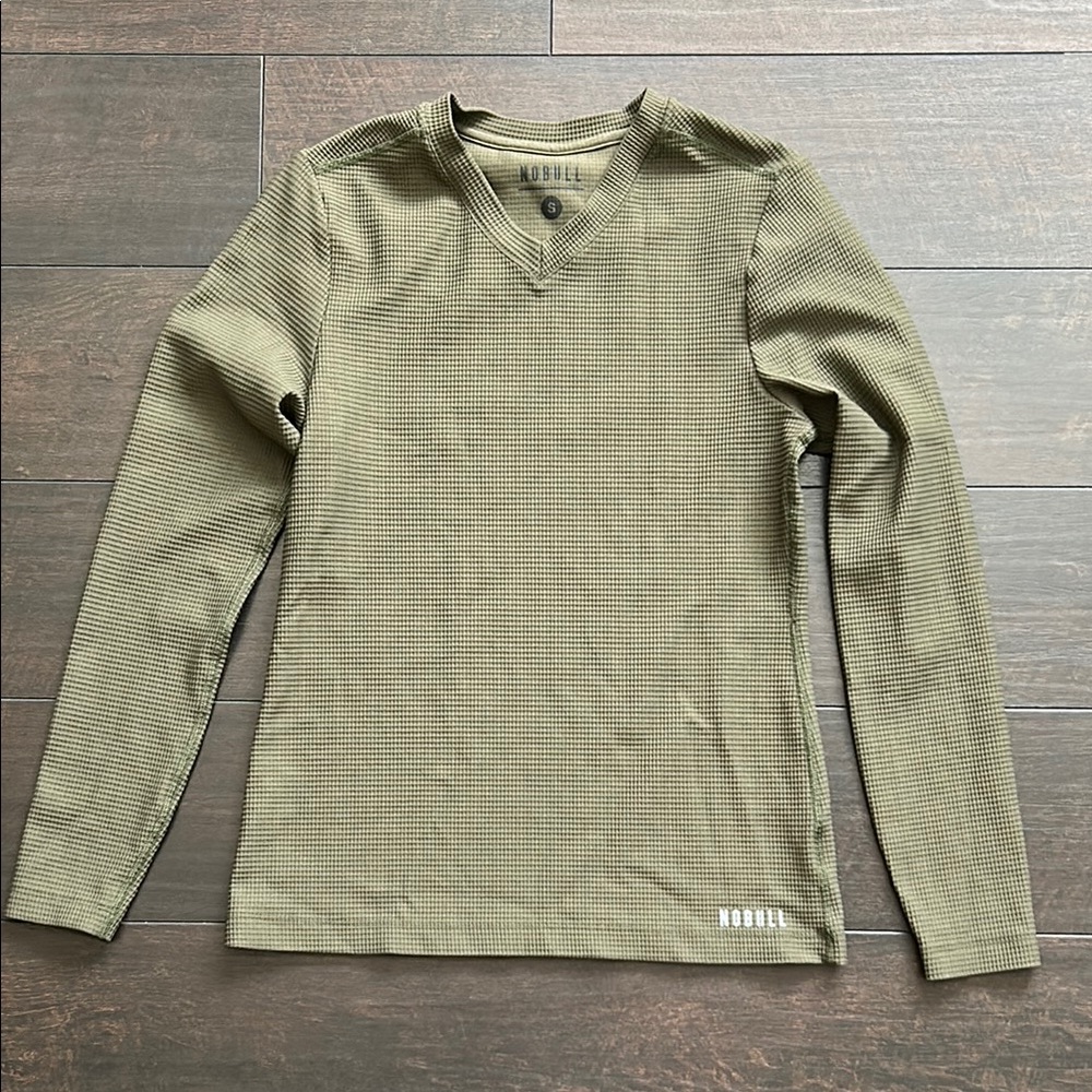 NOBULL waffle long sleeve shirt size S in olive green.